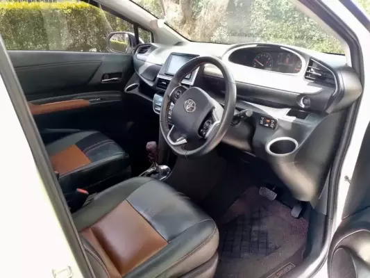 Toyota Sienta ให้เช่า ที่คลองม่วง