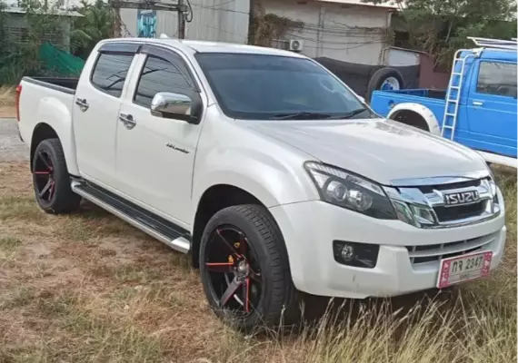 Isuzu D-Max for rent in Thailand