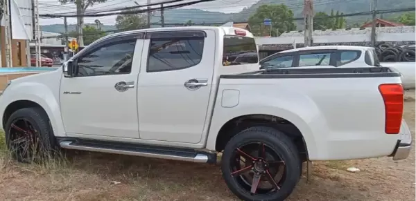 Isuzu D-Max for rent in Thailand