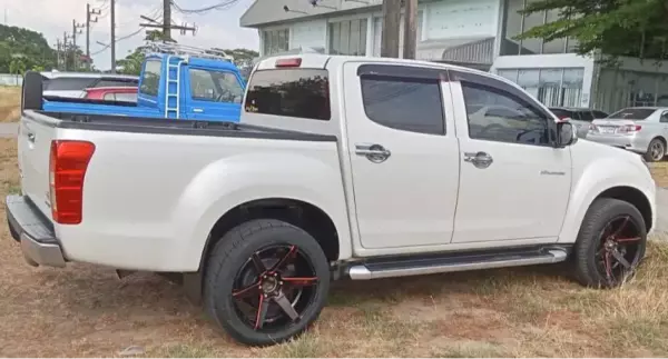 Isuzu D-Max for rent in Thailand