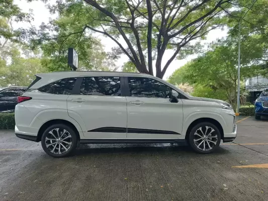 Toyota Veloz для аренды в Клонг Муанге
