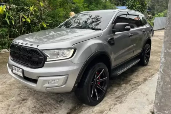 Ford Everest for rent in Thailand
