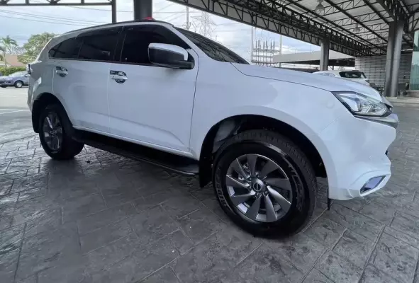 Isuzu MU-X for rent in Chalong