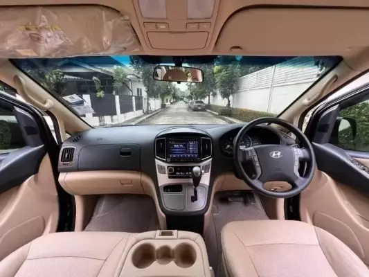 Hyundai H1 for rent in Cape Panwa
