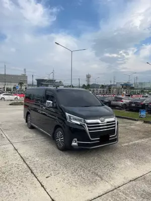 Toyota Majesty for rent in Thailand
