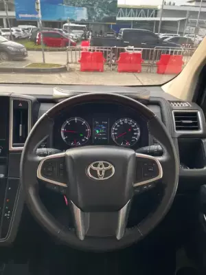 Toyota Majesty ให้เช่า ที่ประเทศไทย