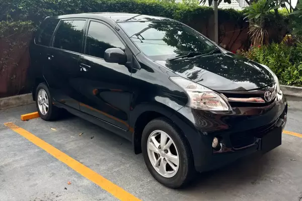 Toyota Avanza for rent in Bangkok