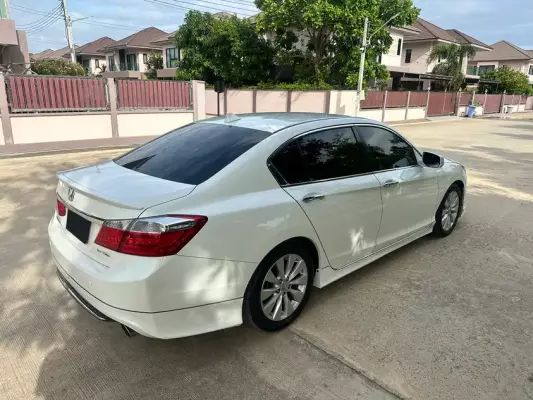Honda Accord ให้เช่า ที่กรุงเทพมหานคร