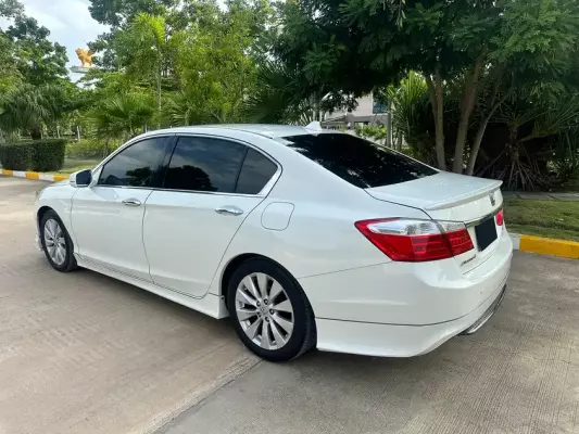 Honda Accord ให้เช่า ที่กรุงเทพมหานคร
