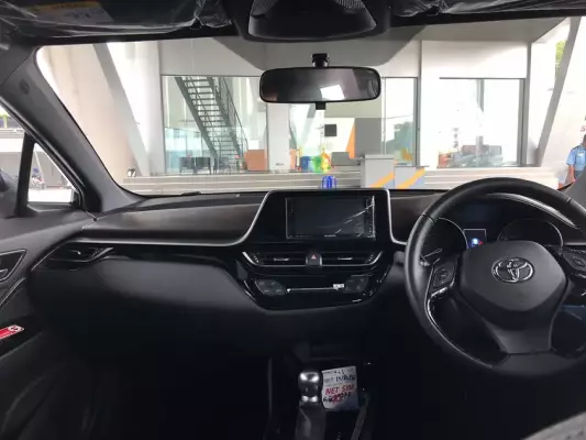 Toyota C-HR для аренды в Бангкоке