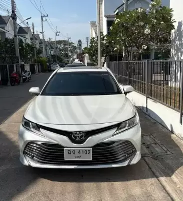 Toyota Camry ให้เช่า ที่ประเทศไทย