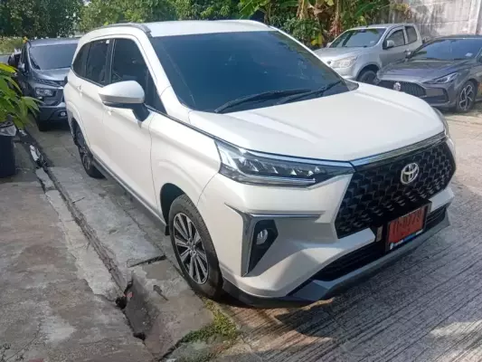 Toyota Veloz for rent in Maenam