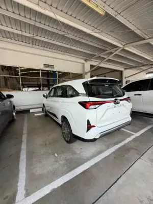 Toyota Veloz for rent in Maenam