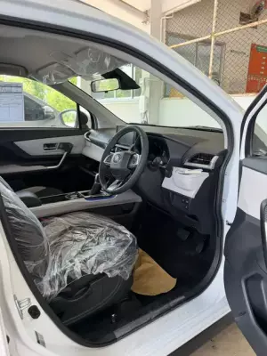 Toyota Veloz for rent in Maenam