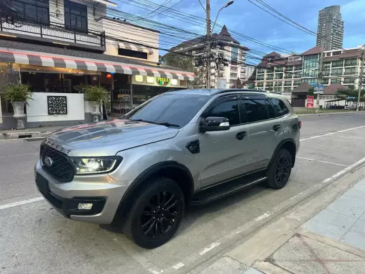 Ford Everest for rent in Thailand