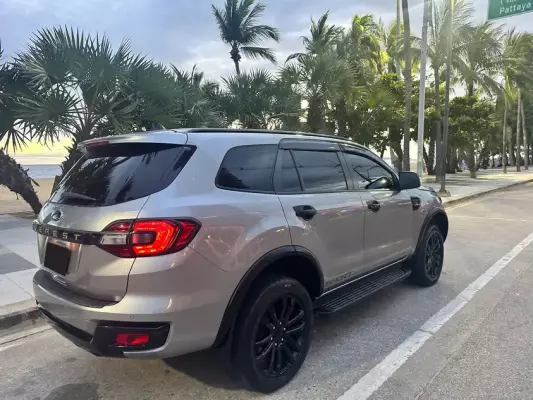 Ford Everest for rent in Thailand