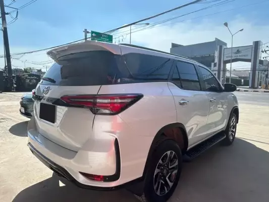 Toyota Fortuner for rent in Maenam