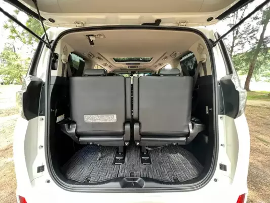 Toyota Vellfire for rent in Thailand