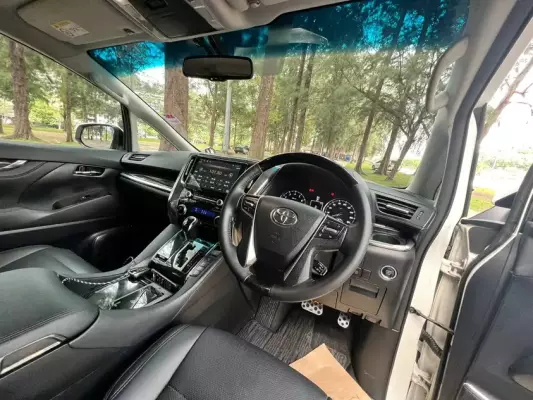 Toyota Vellfire for rent in Thailand