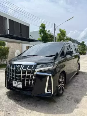 Toyota Alphard for rent in Thailand
