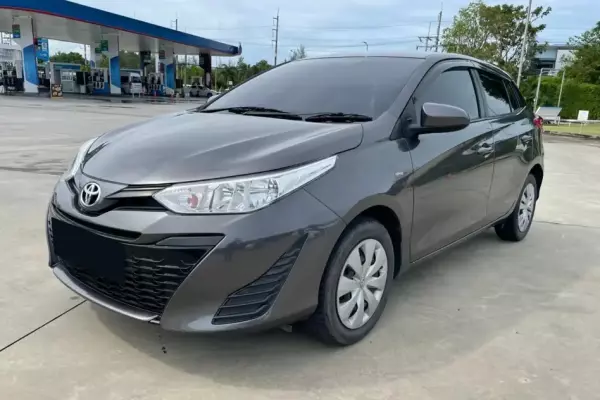 Toyota Yaris for rent in Kamala
