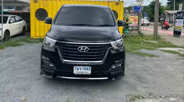 Hyundai H1 for rent in Thailand