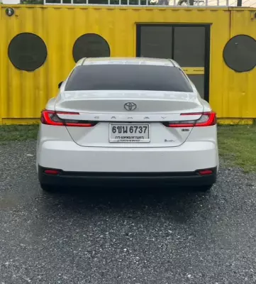 Toyota Camry for rent in Samut Prakan