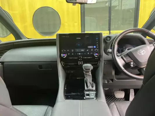 Toyota Alphard for rent in Thailand