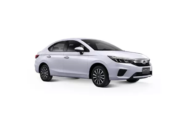 Nissan Almera для аренды в Накхонпханоме