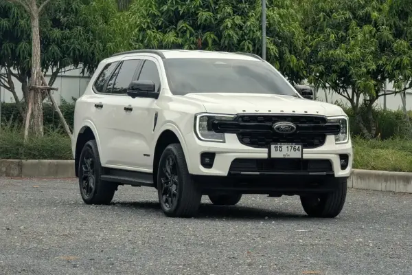 Ford Everest for rent in Thailand