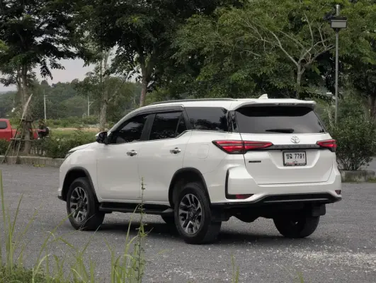 Toyota Fortuner for rent in Thailand