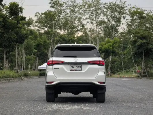 Toyota Fortuner for rent in Thailand